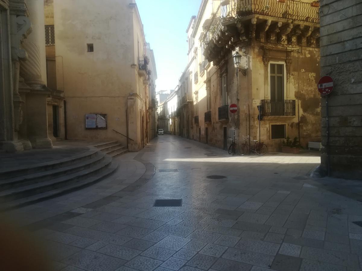 Dimora Dell'Artista Lecce Exterior foto